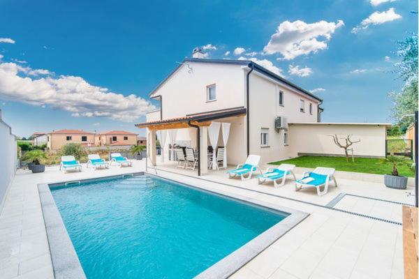 Villa Silver Novigrad With Private Pool Exterior photo