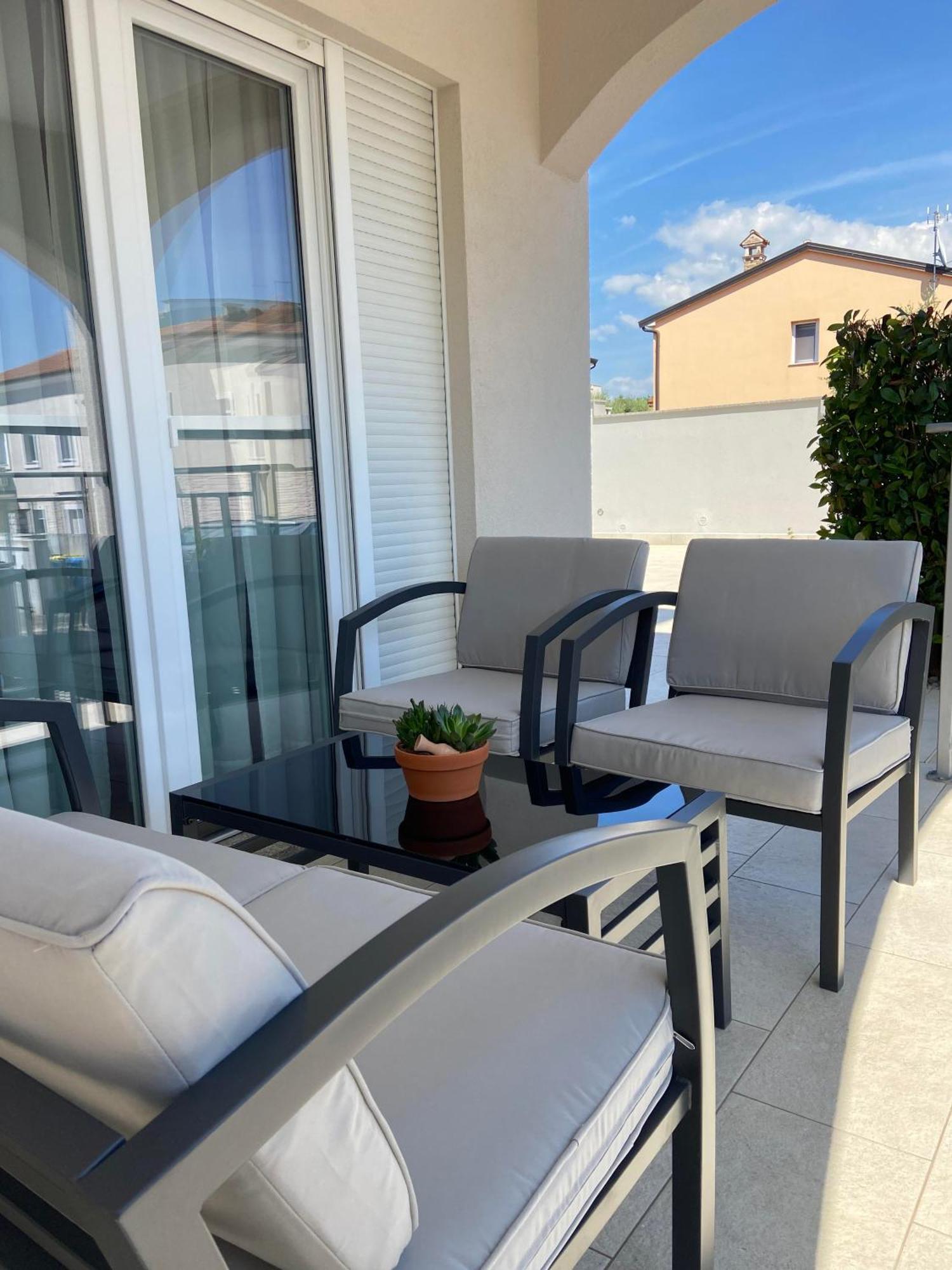 Villa Silver Novigrad With Private Pool Exterior photo