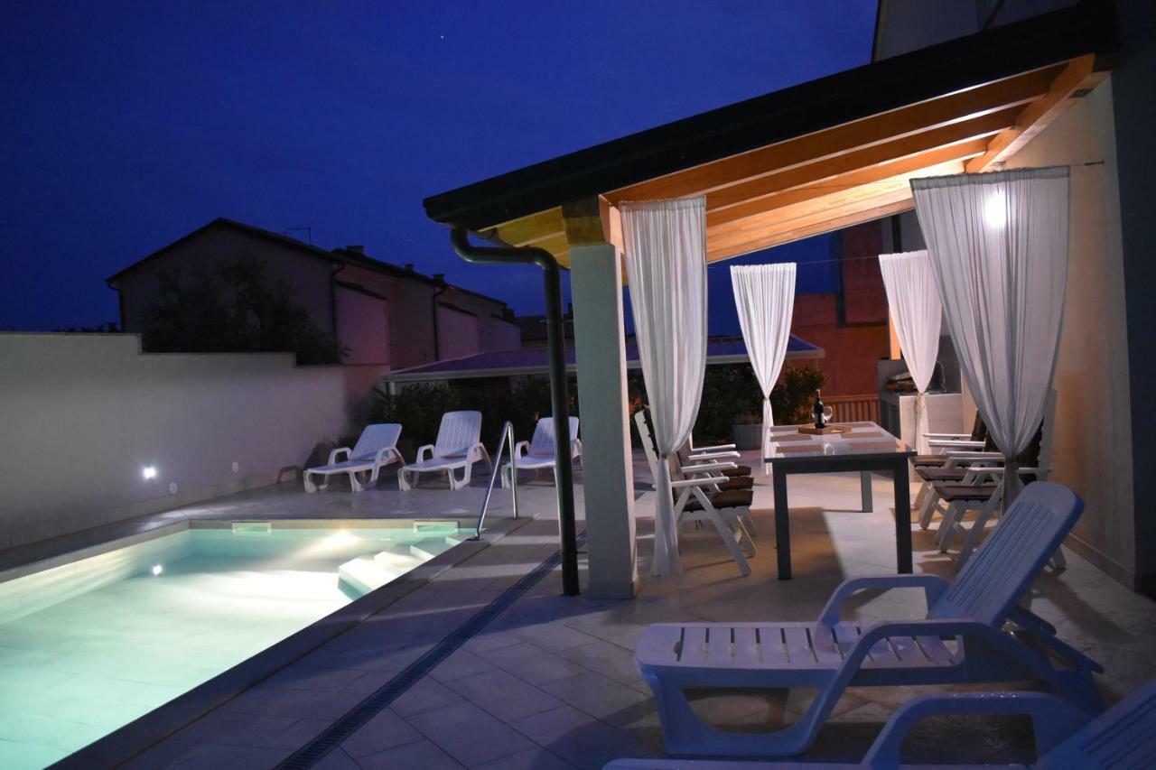 Villa Silver Novigrad With Private Pool Exterior photo